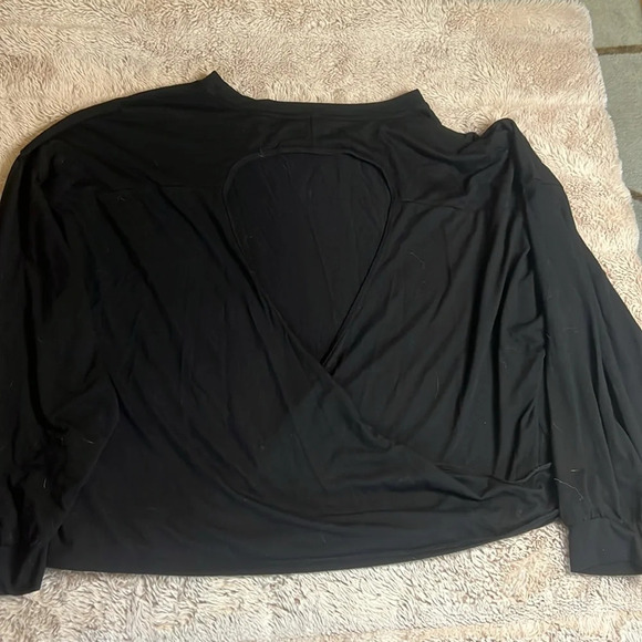 Old Navy open back athletic top - Picture 2 of 7